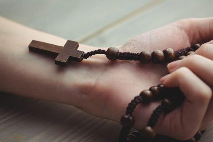 8 consejos prácticos para rezar mejor el Rosario