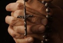 Señor, ayúdame a conocer mis pecados ¿En qué debería centrar mi atención cuando rezo el Rosario?