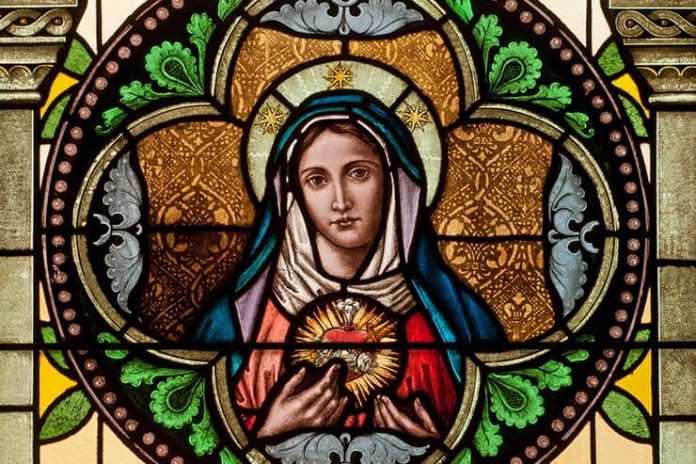 Al Inmaculado Corazón de María para pedir un favor