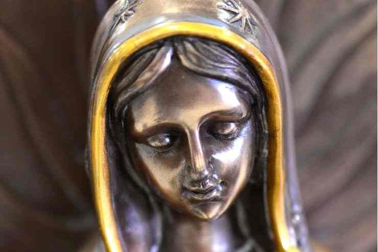 Cómo rezar bien el Ave María? | La Oración