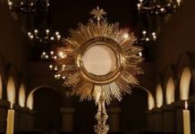 Himno Eucarístico Adorote Devote Adorote Devote