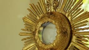A Jesús Sacramentado en la Custodia Corpus Christi